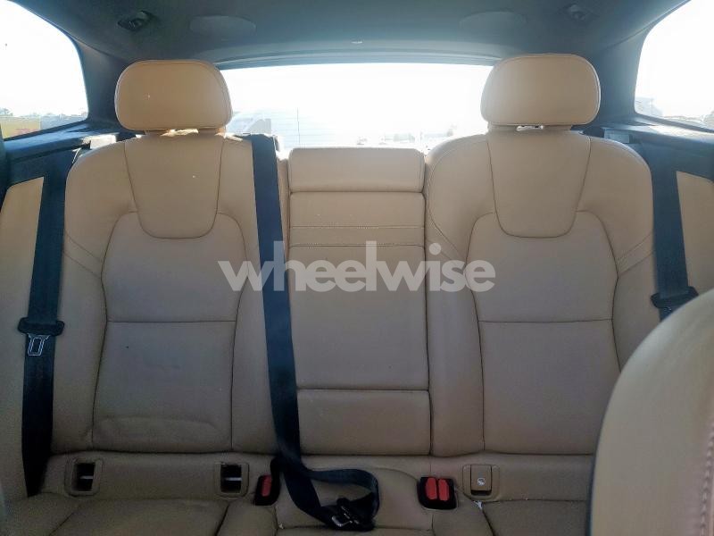 Photo 11 of 2020 VOLVO XL60 (VIN YV4102DK7L1565305)