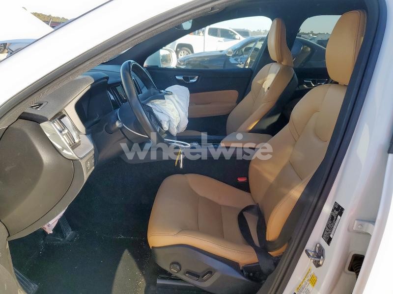 Photo 13 of 2020 VOLVO XL60 (VIN YV4102DK7L1565305)