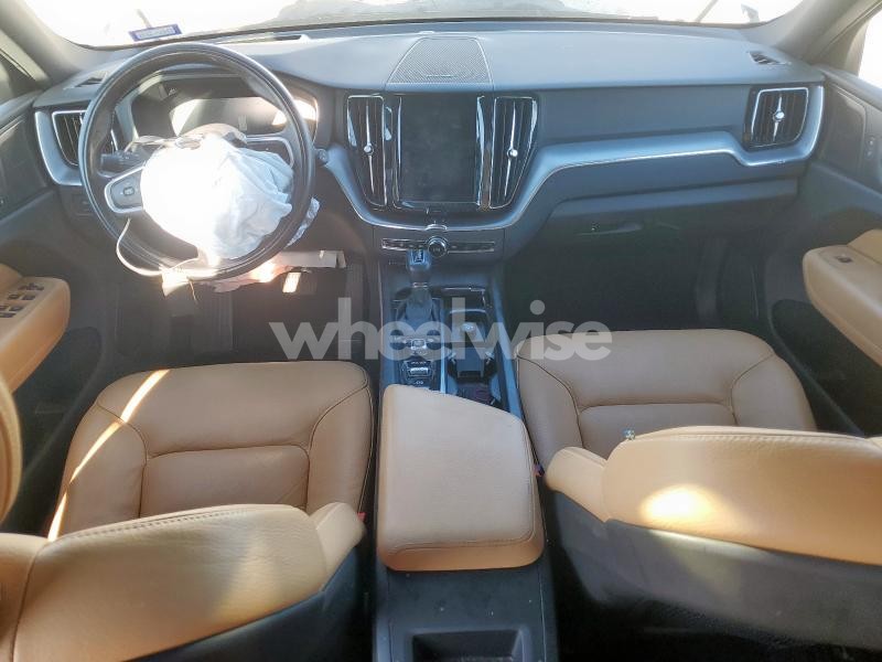 Photo 9 of 2020 VOLVO XL60 (VIN YV4102DK7L1565305)