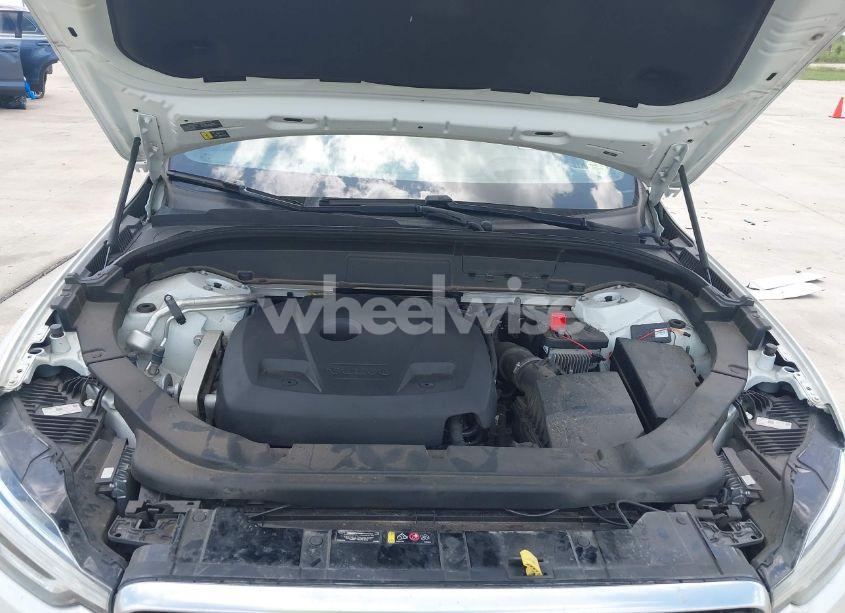 Photo 10 of 2020 Volvo Xc60 T5 R-DESIGN (VIN YV4102DM6L1517568)