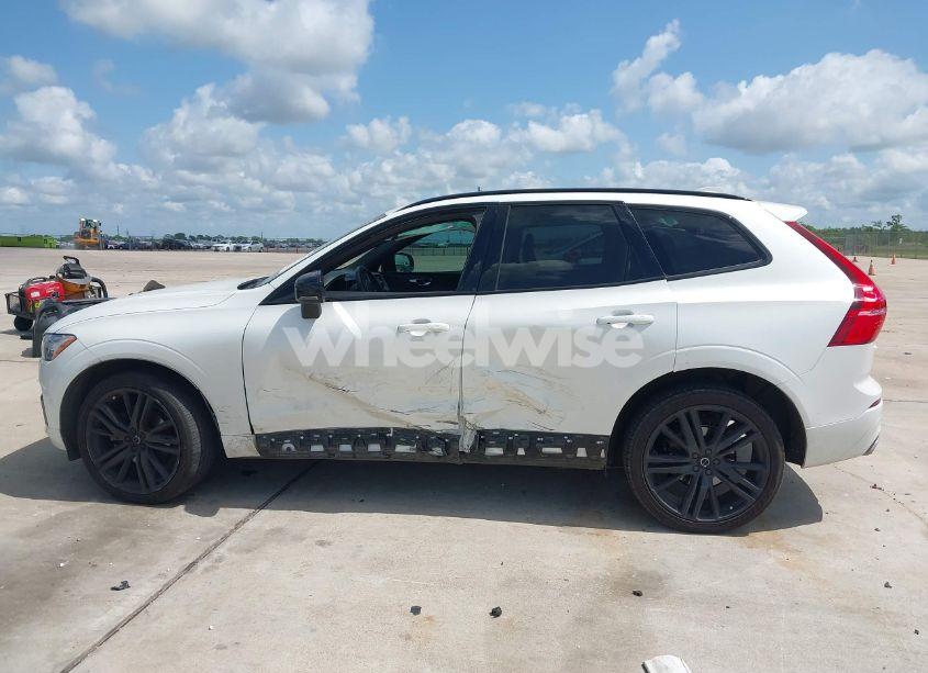 Photo 14 of 2020 Volvo Xc60 T5 R-DESIGN (VIN YV4102DM6L1517568)
