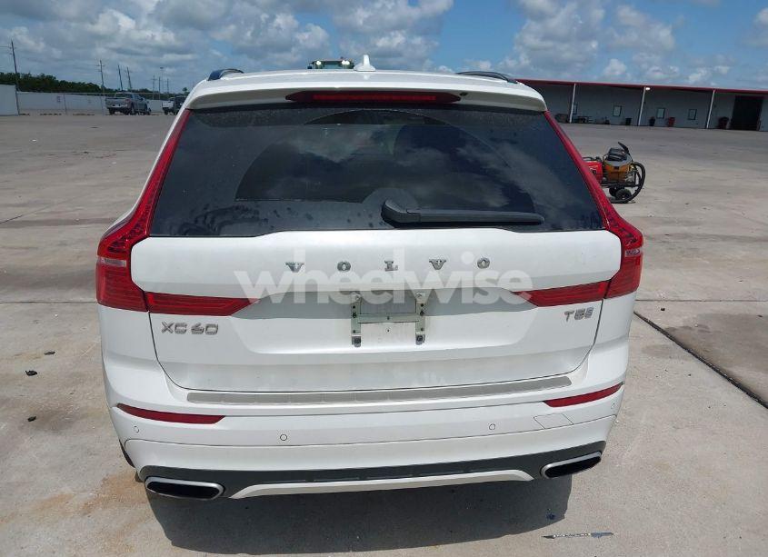 Photo 16 of 2020 Volvo Xc60 T5 R-DESIGN (VIN YV4102DM6L1517568)