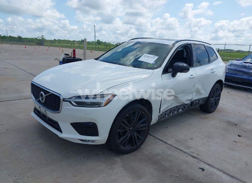 Photo 2 of 2020 Volvo Xc60 T5 R-DESIGN (VIN YV4102DM6L1517568)