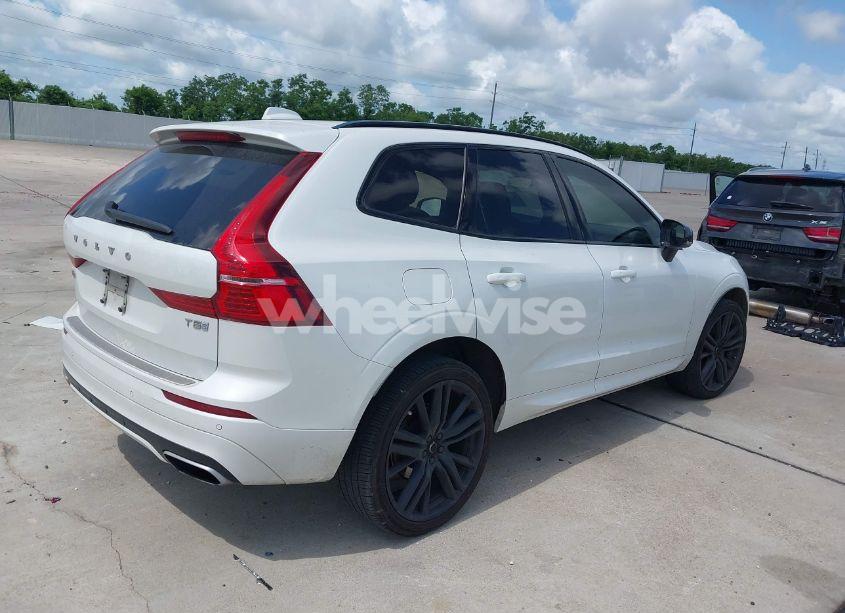 Photo 4 of 2020 Volvo Xc60 T5 R-DESIGN (VIN YV4102DM6L1517568)