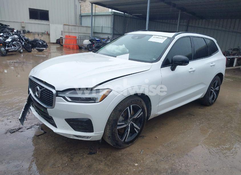 Photo 2 of 2020 Volvo Xc60 T5 R-DESIGN (VIN YV4102DM7L1508507)