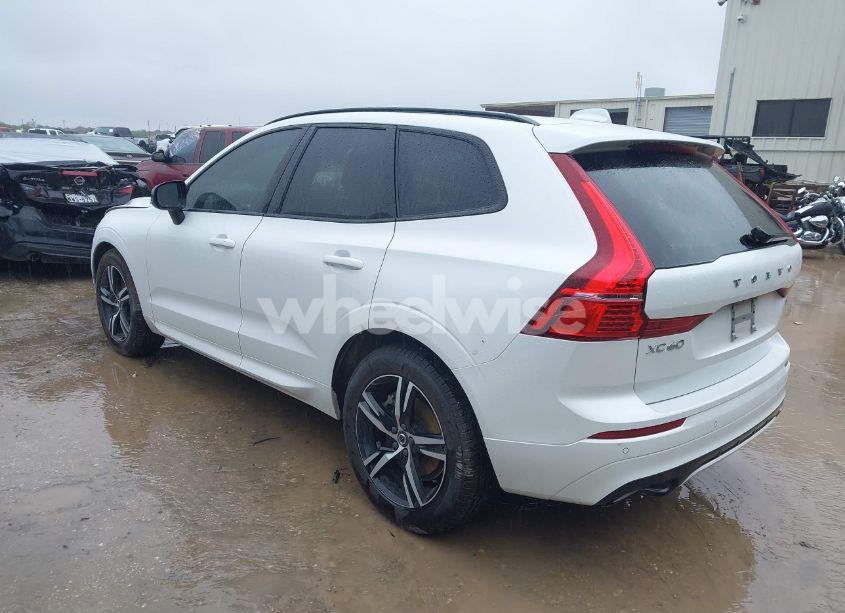 Photo 3 of 2020 Volvo Xc60 T5 R-DESIGN (VIN YV4102DM7L1508507)