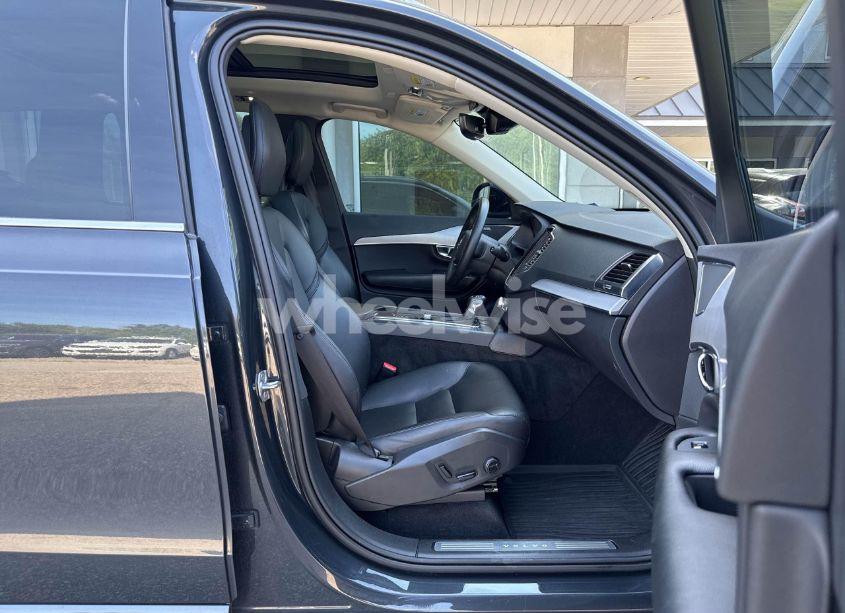 Photo 5 of 2021 Volvo Xc90 T5 MOMENTUM (VIN YV4102PK2M1742209)