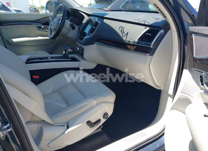 Photo 5 of 2019 Volvo Xc90 T5 MOMENTUM (VIN YV4102PK6K1472009)