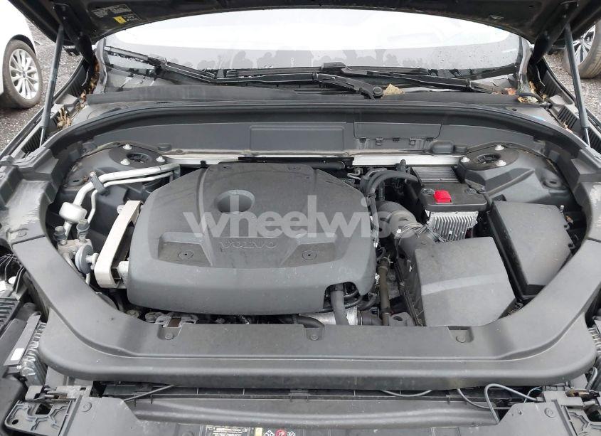 Photo 10 of 2021 Volvo Xc60 T5 MOMENTUM (VIN YV4102RK0M1675302)