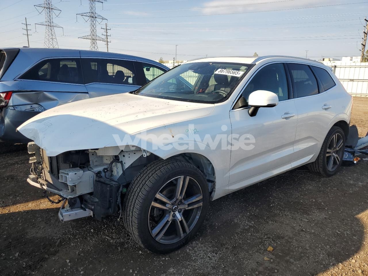 2021 VOLVO XC60 T5 MOMENTUM (VIN YV4102RK5M1759177) main photo