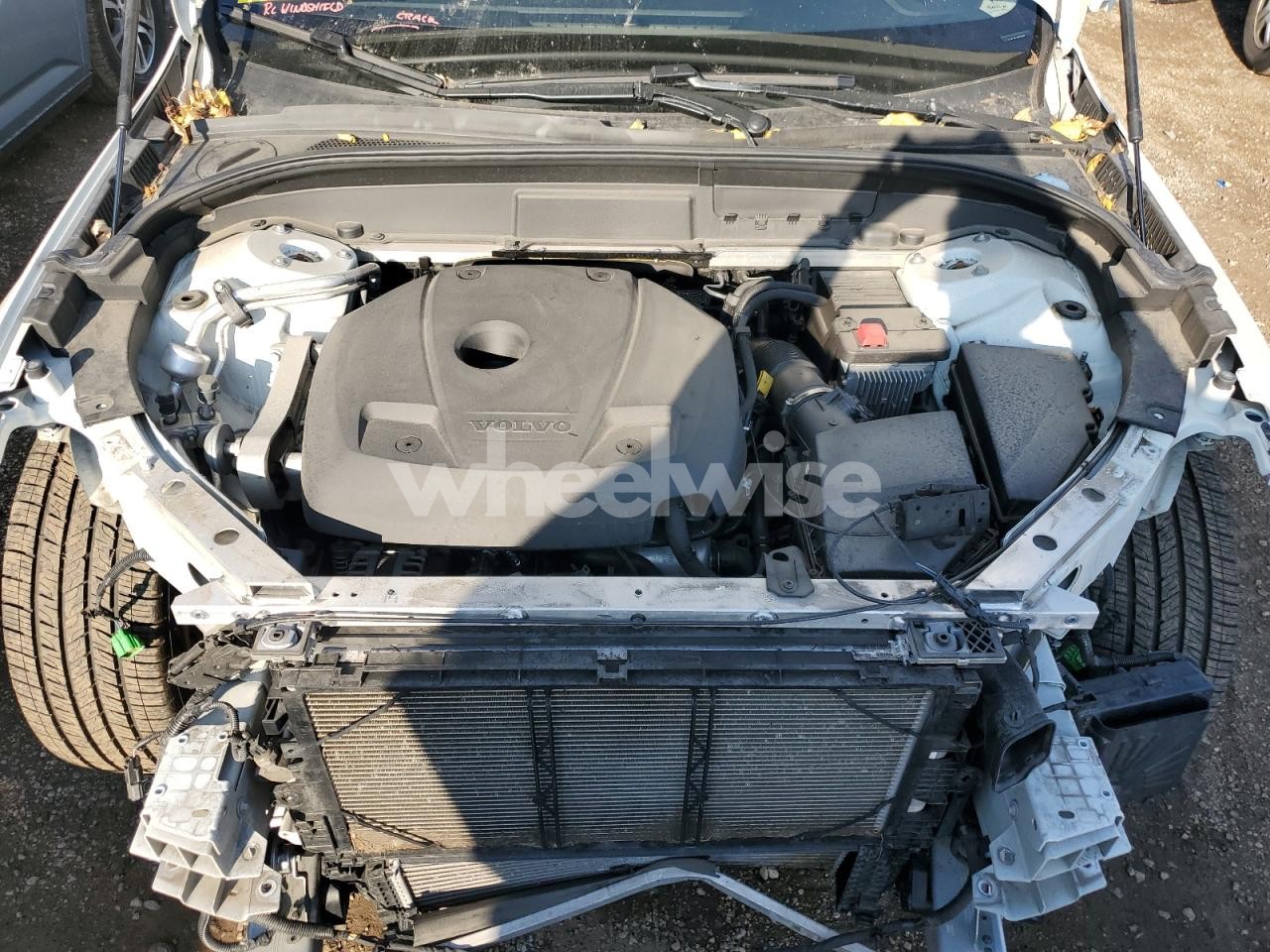 Photo 11 of 2021 VOLVO XC60 T5 MOMENTUM (VIN YV4102RK5M1759177)