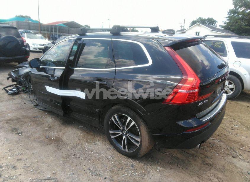 Photo 3 of 2021 Volvo Xc60 T5 MOMENTUM (VIN YV4102RK7M1881622)