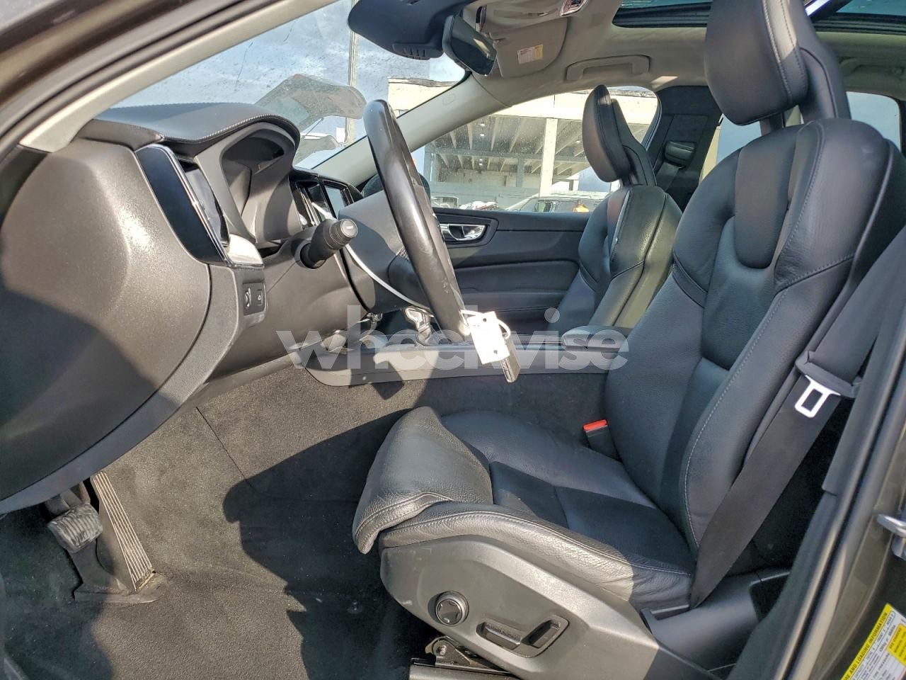 Photo 7 of 2018 VOLVO XC60 T5 INSCRIPTION (VIN YV4102RL2J1005027)