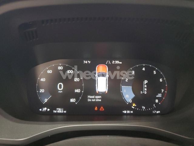 Photo 11 of 2018 VOLVO XC60 T5 INSCRIPTION (VIN YV4102RL8J1096241)