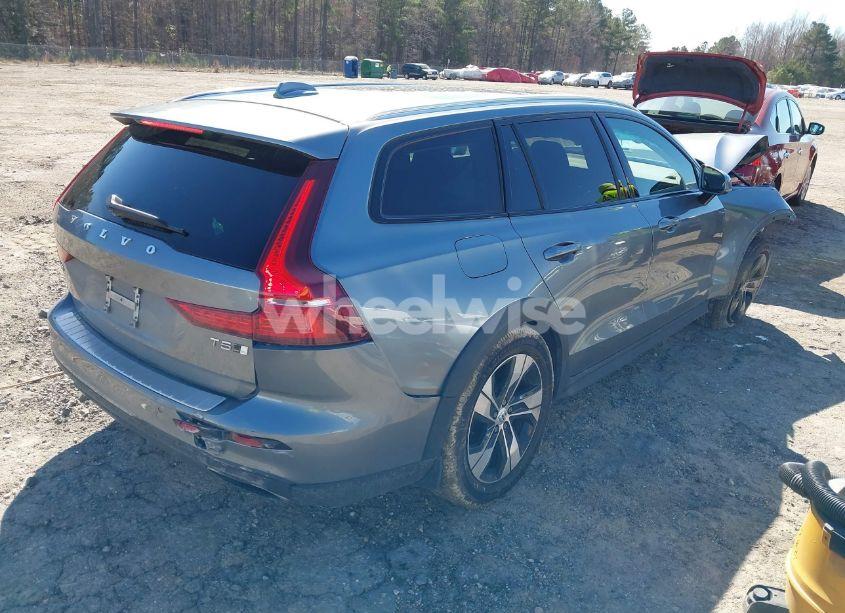 Photo 4 of 2020 Volvo V60 CROSS COUNTRY T5 (VIN YV4102WK0L1033374)
