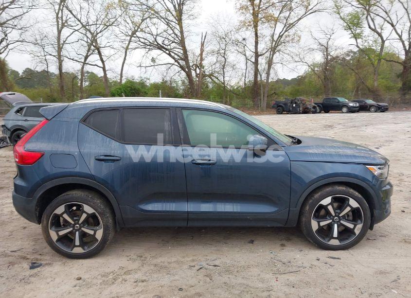 Photo 13 of 2021 Volvo Xc40 T5 MOMENTUM (VIN YV4162UK0M2469977)
