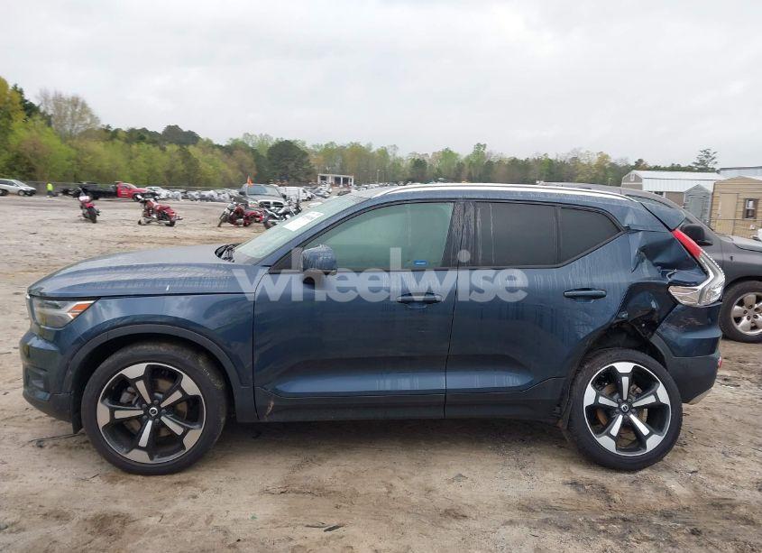 Photo 14 of 2021 Volvo Xc40 T5 MOMENTUM (VIN YV4162UK0M2469977)