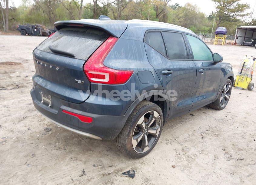 Photo 4 of 2021 Volvo Xc40 T5 MOMENTUM (VIN YV4162UK0M2469977)