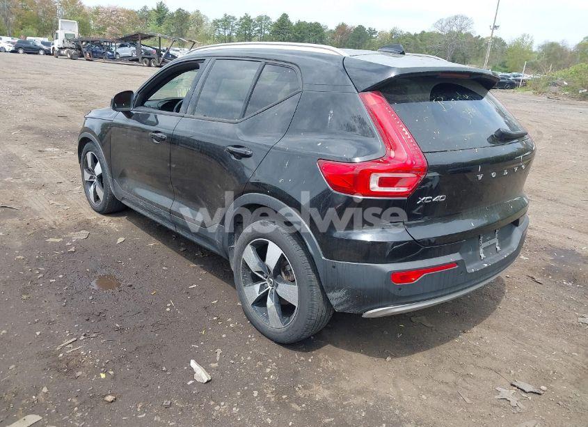 Photo 3 of 2019 Volvo Xc40 T5 MOMENTUM (VIN YV4162UK1K2052266)