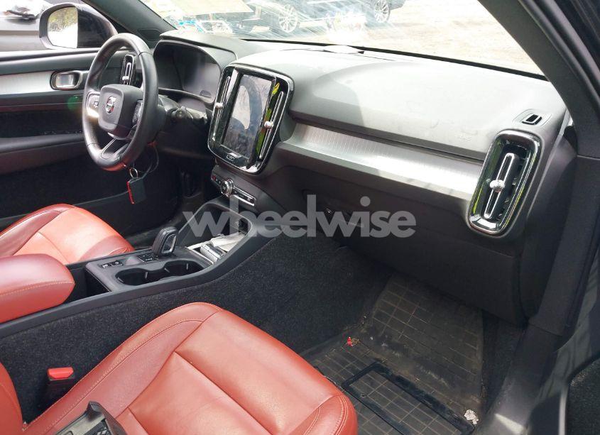 Photo 5 of 2019 Volvo Xc40 T5 MOMENTUM (VIN YV4162UK1K2052266)