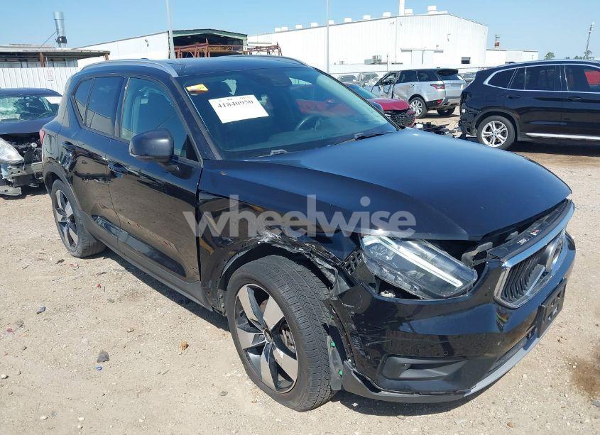2021 Volvo Xc40 T5 MOMENTUM (VIN YV4162UK3M2415542) main photo