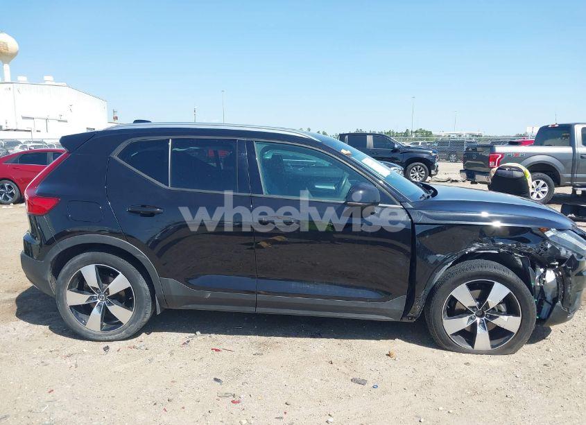 Photo 13 of 2021 Volvo Xc40 T5 MOMENTUM (VIN YV4162UK3M2415542)