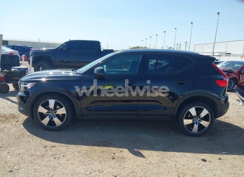 Photo 14 of 2021 Volvo Xc40 T5 MOMENTUM (VIN YV4162UK3M2415542)