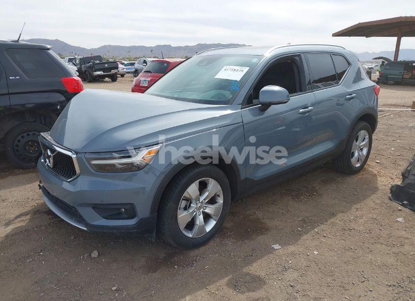 Photo 2 of 2021 Volvo Xc40 T5 MOMENTUM (VIN YV4162UK3M2473571)