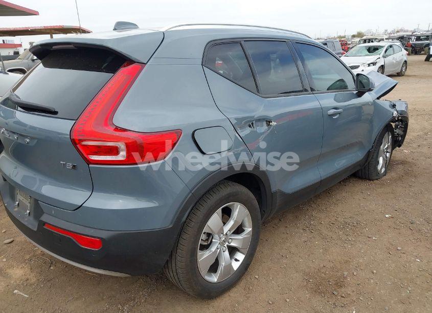 Photo 4 of 2021 Volvo Xc40 T5 MOMENTUM (VIN YV4162UK3M2473571)
