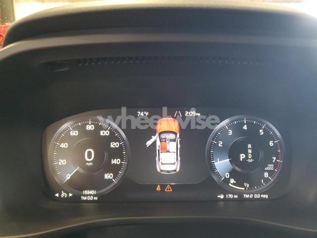 Photo 8 of 2021 VOLVO XC40 T5 MOMENTUM N/A (VIN YV4162UK4M2570679)