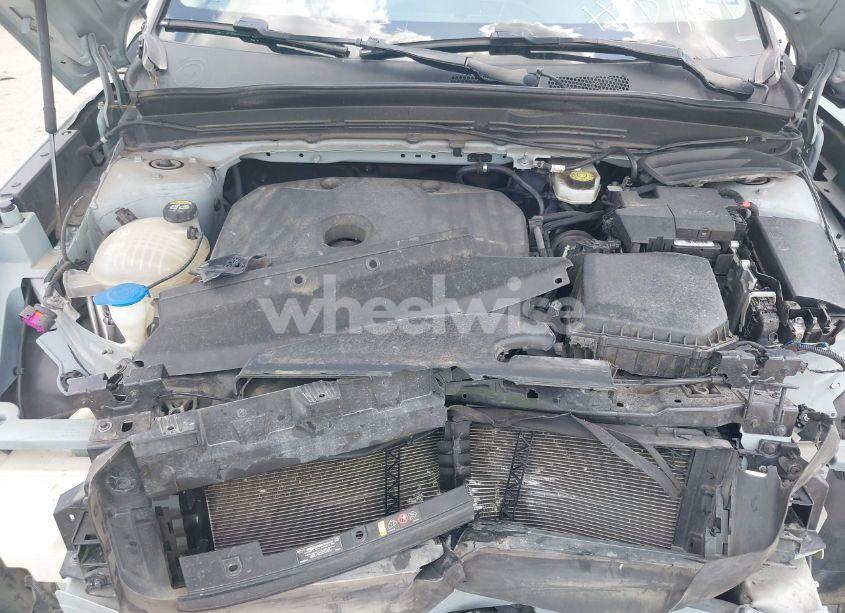 Photo 10 of 2019 Volvo Xc40 T5 MOMENTUM (VIN YV4162UKXK2127207)