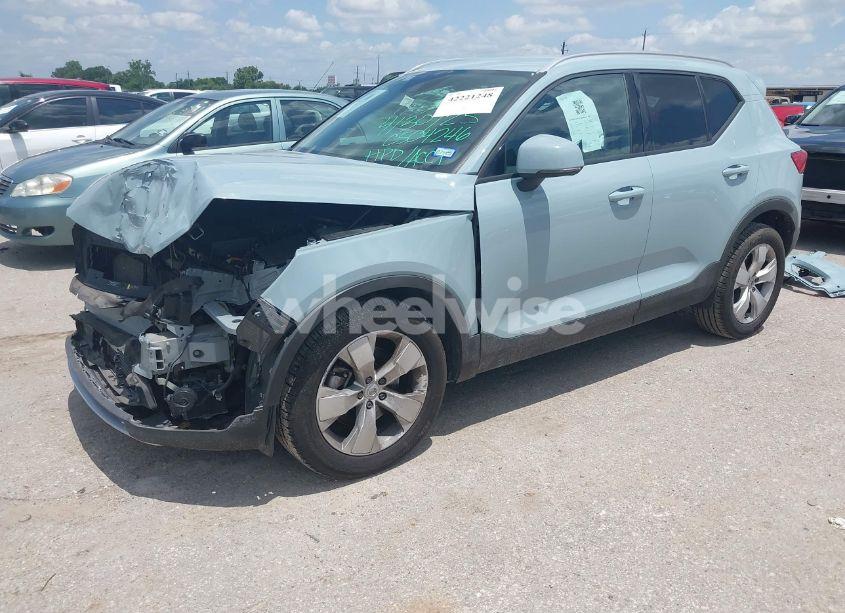 Photo 2 of 2019 Volvo Xc40 T5 MOMENTUM (VIN YV4162UKXK2127207)