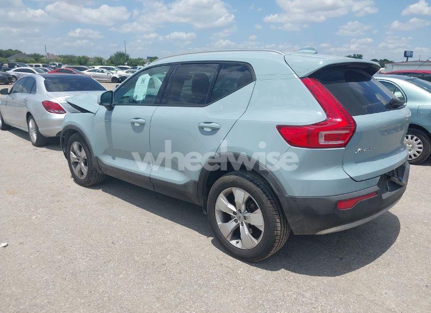 Photo 3 of 2019 Volvo Xc40 T5 MOMENTUM (VIN YV4162UKXK2127207)