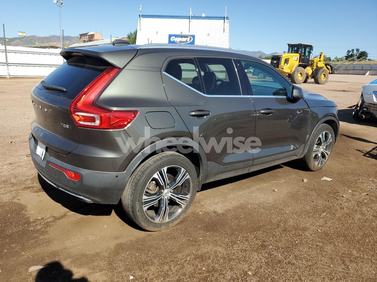 Photo 3 of 2019 VOLVO XC40 T5 INSCRIPTION (VIN YV4162ULXK2063386)