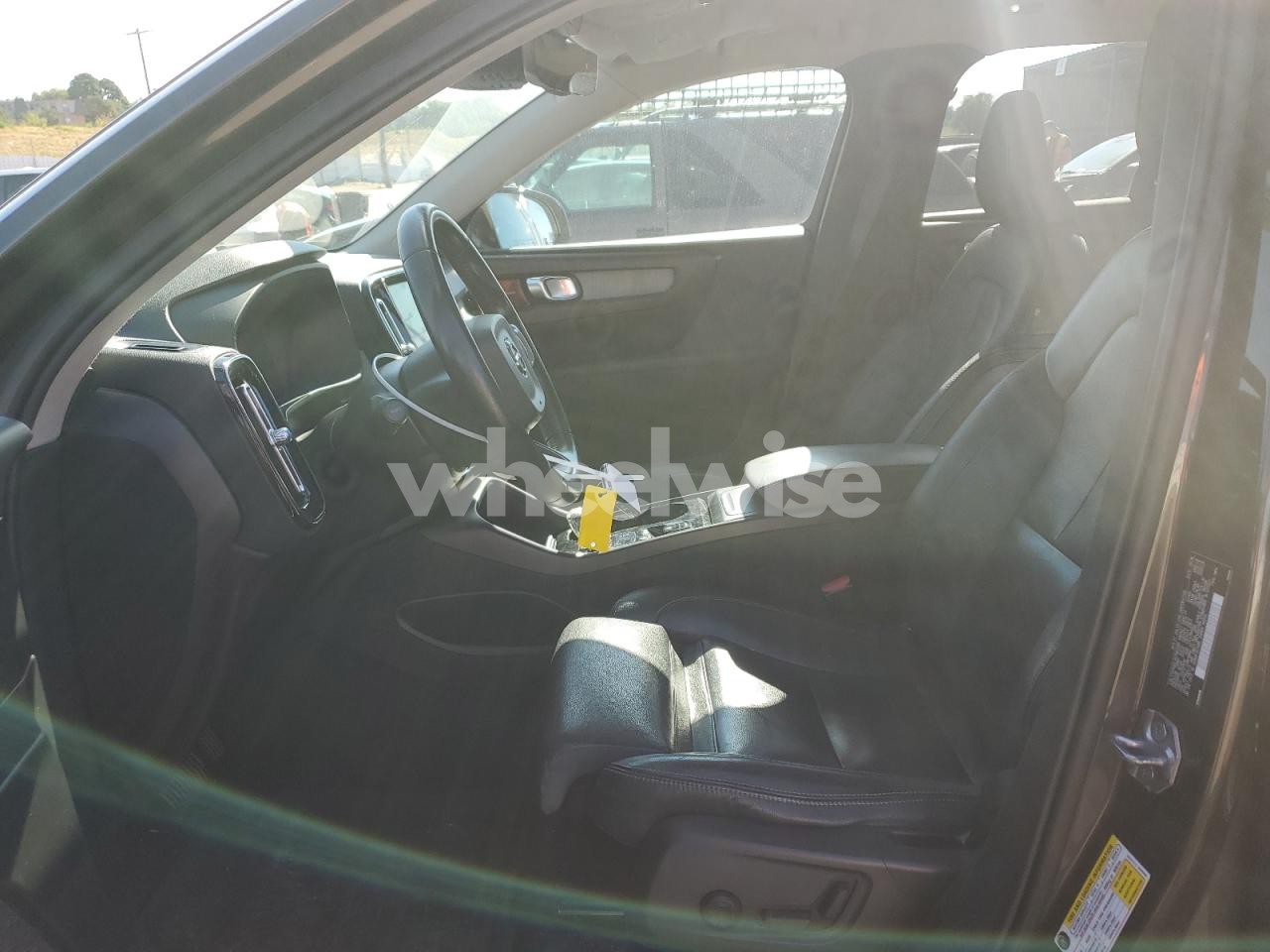 Photo 7 of 2019 VOLVO XC40 T5 INSCRIPTION (VIN YV4162ULXK2063386)