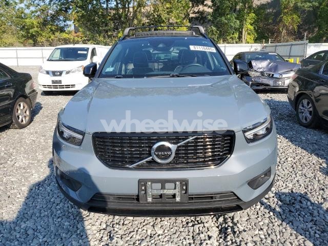 Photo 3 of 2020 VOLVO XC40 T5 R-DESIGN N/A (VIN YV4162UM1L2348522)