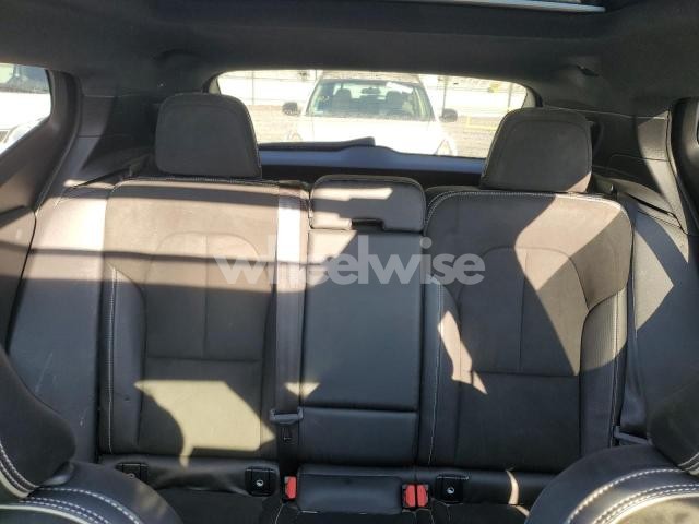 Photo 4 of 2020 VOLVO XC40 T5 R-DESIGN N/A (VIN YV4162UM1L2348522)