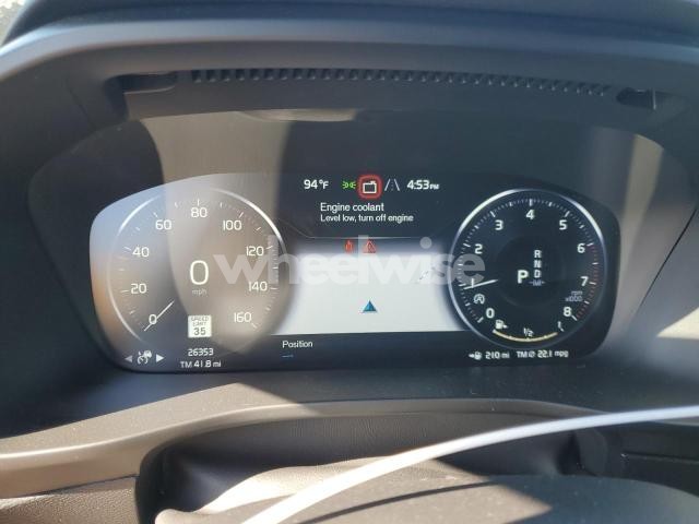 Photo 8 of 2021 VOLVO XC40 T5 R-DESIGN N/A (VIN YV4162UM3M2466671)