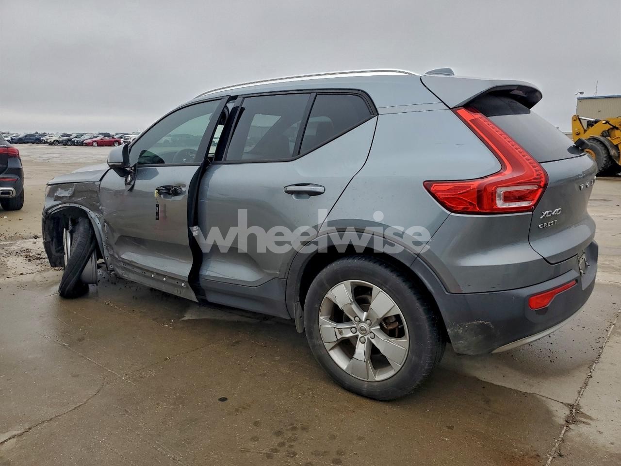 Photo 2 of 2019 VOLVO XC40 T5 MOMENTUM N/A (VIN YV4162XZ0K2013533)