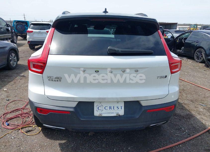 Photo 16 of 2019 Volvo Xc40 T5 MOMENTUM/T5 R-DESIGN (VIN YV4162XZ8K2004420)