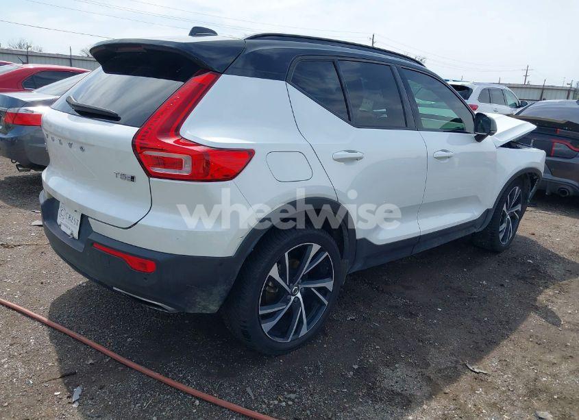 Photo 4 of 2019 Volvo Xc40 T5 MOMENTUM/T5 R-DESIGN (VIN YV4162XZ8K2004420)