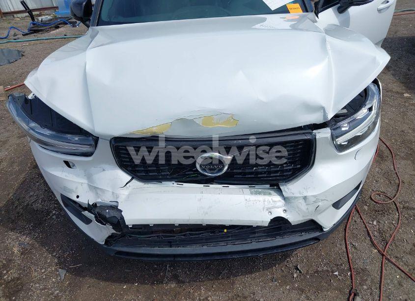 Photo 6 of 2019 Volvo Xc40 T5 MOMENTUM/T5 R-DESIGN (VIN YV4162XZ8K2004420)