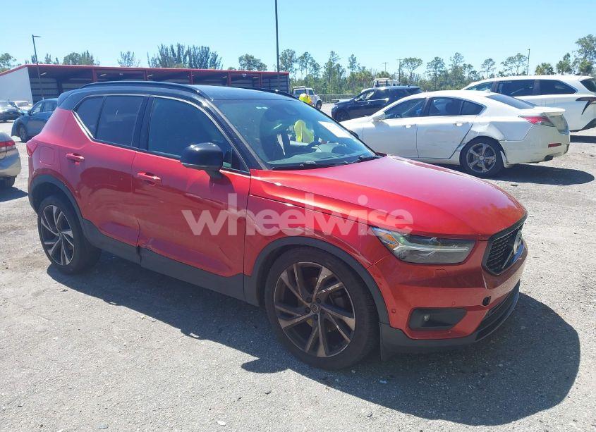 2019 Volvo Xc40 T5 MOMENTUM/T5 R-DESIGN (VIN YV4162XZ9K2019184) main photo