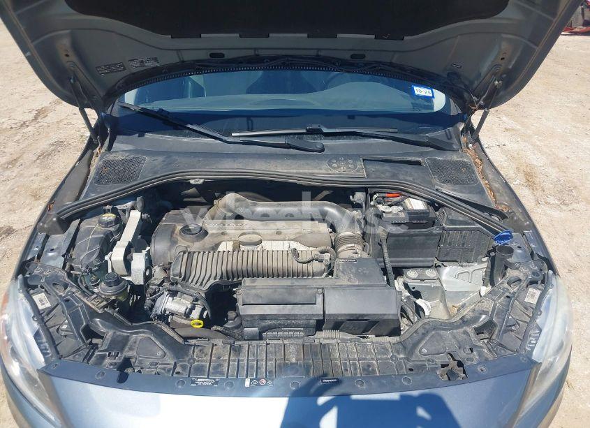 Photo 10 of 2016 Volvo S60 CROSS COUNTRY T5 PLATINUM (VIN YV4612UM0G2000284)