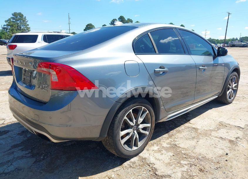 Photo 4 of 2016 Volvo S60 CROSS COUNTRY T5 PLATINUM (VIN YV4612UM0G2000284)