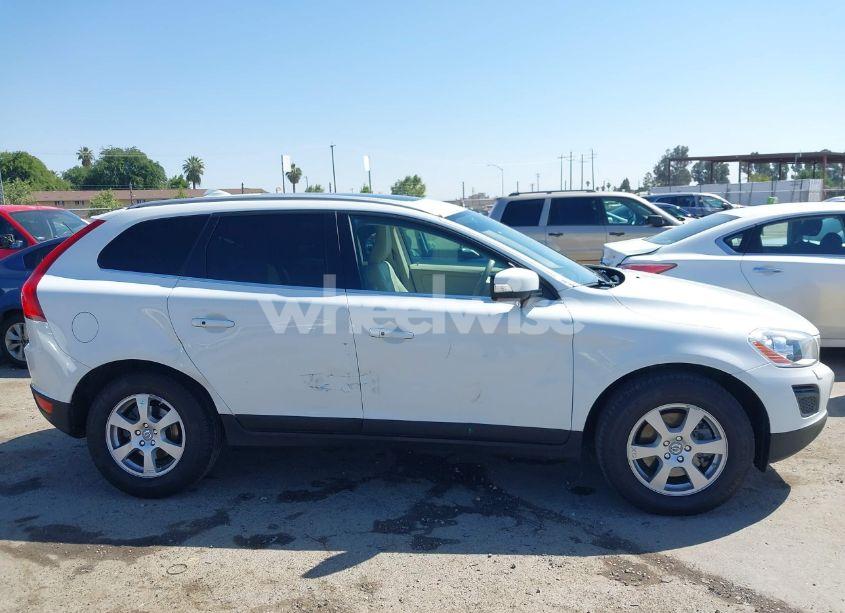 Photo 13 of 2011 Volvo Xc60 3.2/3.2 R-DESIGN (VIN YV4940DL2B2155637)