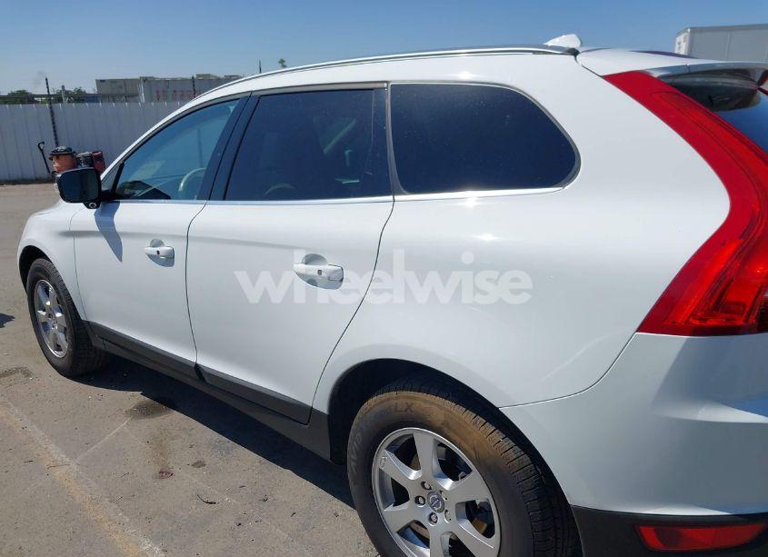 Photo 14 of 2011 Volvo Xc60 3.2/3.2 R-DESIGN (VIN YV4940DL2B2155637)