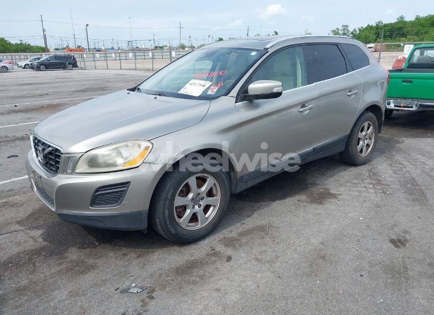 Photo 2 of 2011 Volvo Xc60 3.2/3.2 R-DESIGN (VIN YV4952DL0B2220641)