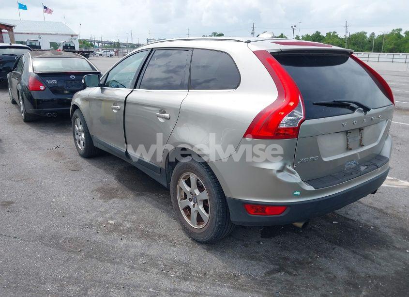 Photo 3 of 2011 Volvo Xc60 3.2/3.2 R-DESIGN (VIN YV4952DL0B2220641)