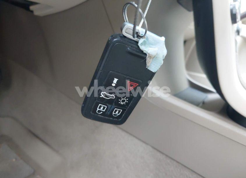 Photo 11 of 2010 Volvo Xc70 T6 (VIN YV4992BZ1A1089929)